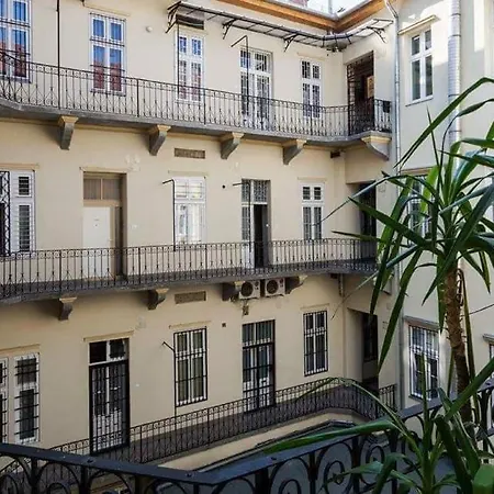 Appartement Stylish And Huge Andrassy Avenue Boedapest