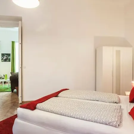 Stylish And Huge Andrassy Avenue Appartement